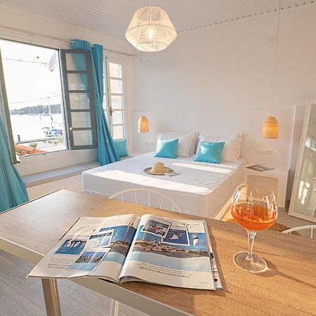 The White Rose Apartment Poros Town Екстер'єр фото