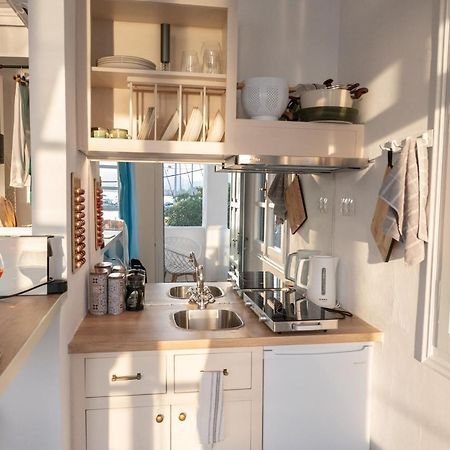 The White Rose Apartment Poros Town Екстер'єр фото